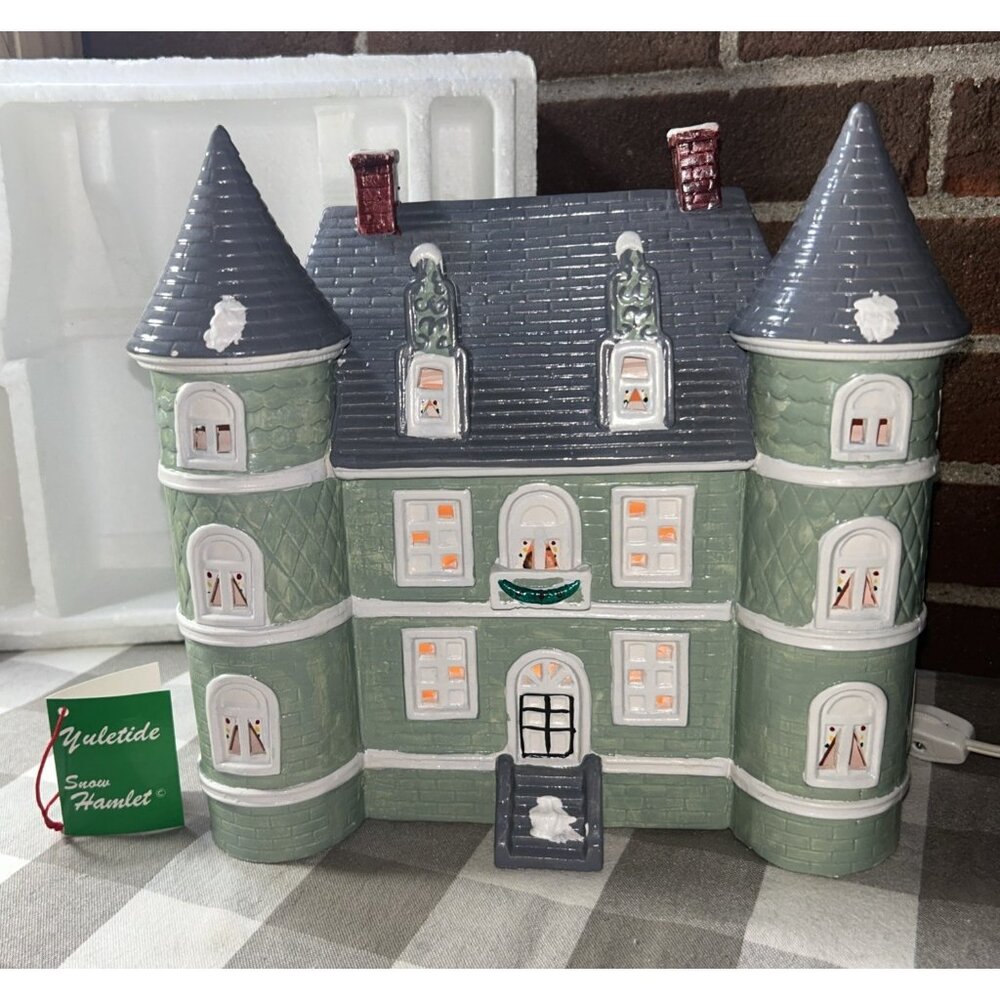 Vintage Yuletide Lakeside Mansion Lighted Christmas Village 1989 porcelain House